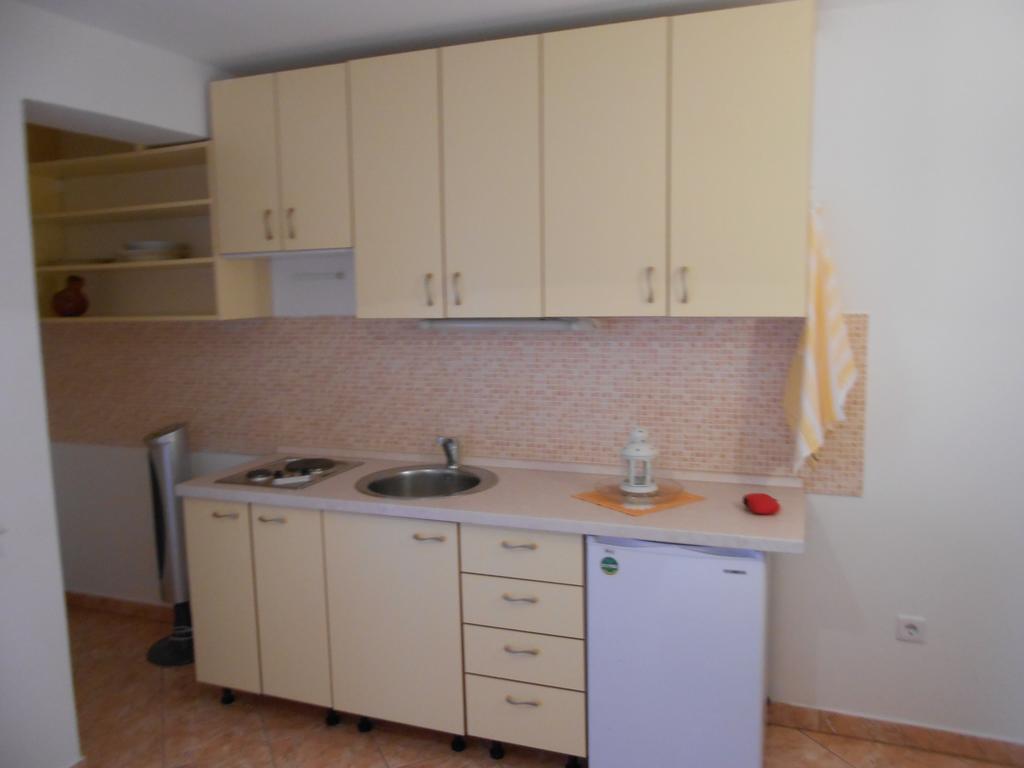 Apartments Luvi Трогир Стая снимка