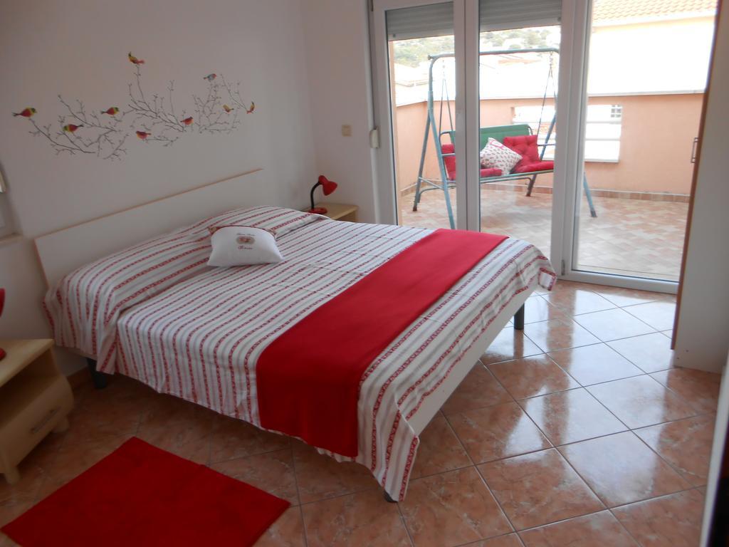Apartments Luvi Трогир Стая снимка