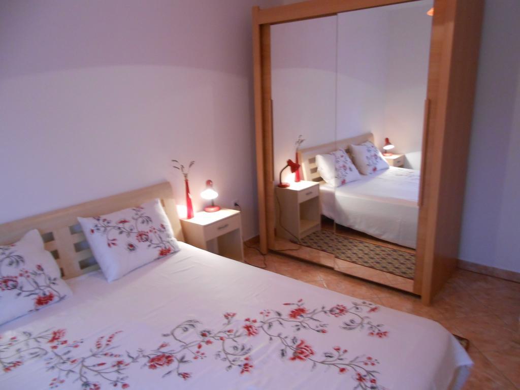 Apartments Luvi Трогир Стая снимка
