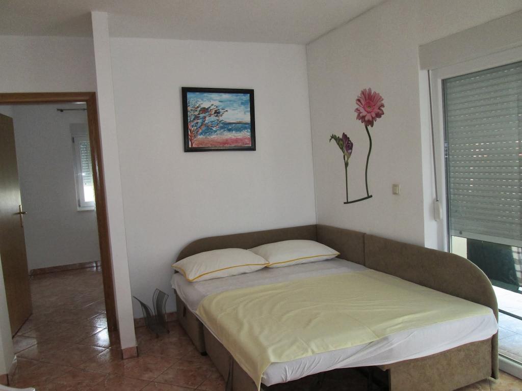 Apartments Luvi Трогир Стая снимка